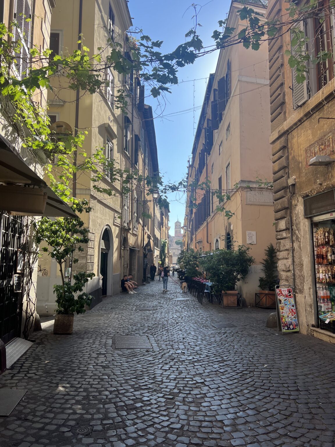 6 Best Neighborhoods in Rome for Tourists Visiting the City - Merryl's ...